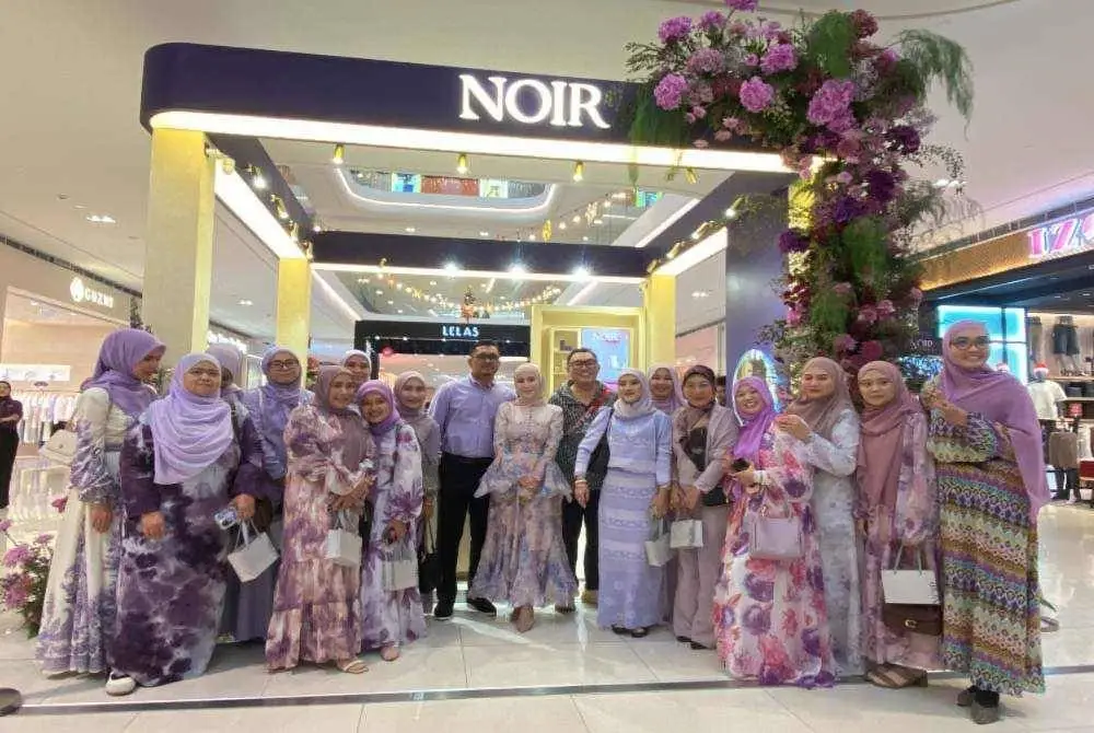 Jenama kecantikan tempatan, NOIR melakar sejarah dengan pembukaan kedai fizikal pertamanya di Pavilion Bukit Jalil, sekali gus menandakan peralihan strategik syarikat daripada operasi sepenuhnya dalam talian kepada pengalaman pembelian secara fizikal.