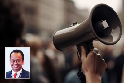 Penyelesaian kepada isu komunikasi rentas generasi bukan terletak pada usaha menyeragamkan gaya, tetapi pada kepekaan rentas zaman. Foto hiasan (Gambar kecil: Syirfan Indra)