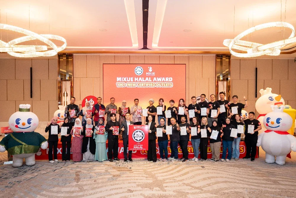 Lebih 100 cawangan MIXUE Malaysia menerima pensijilan halal.