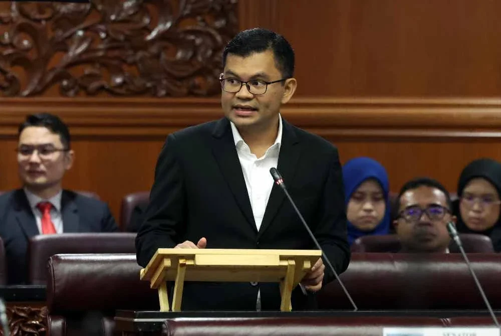 Akmal Nasrullah bercakap pada Mesyuarat Ketiga, Penggal Keempat Parlimen ke-15 Persidangan Dewan Negara di Bangunan Parlimen pada Isnin. Foto Bernama