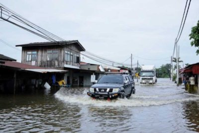 Jumlah mangsa banjir di Terengganu meningkat kepada 326 orang daripada 101 keluarga setakat petang Isnin. Gambar hiasan