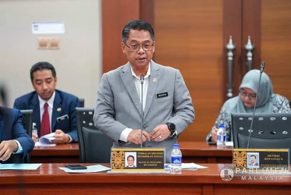 Mustapha kini Menteri di Jabatan Perdana Menteri bagi urusan Sabah dan Sarawak.