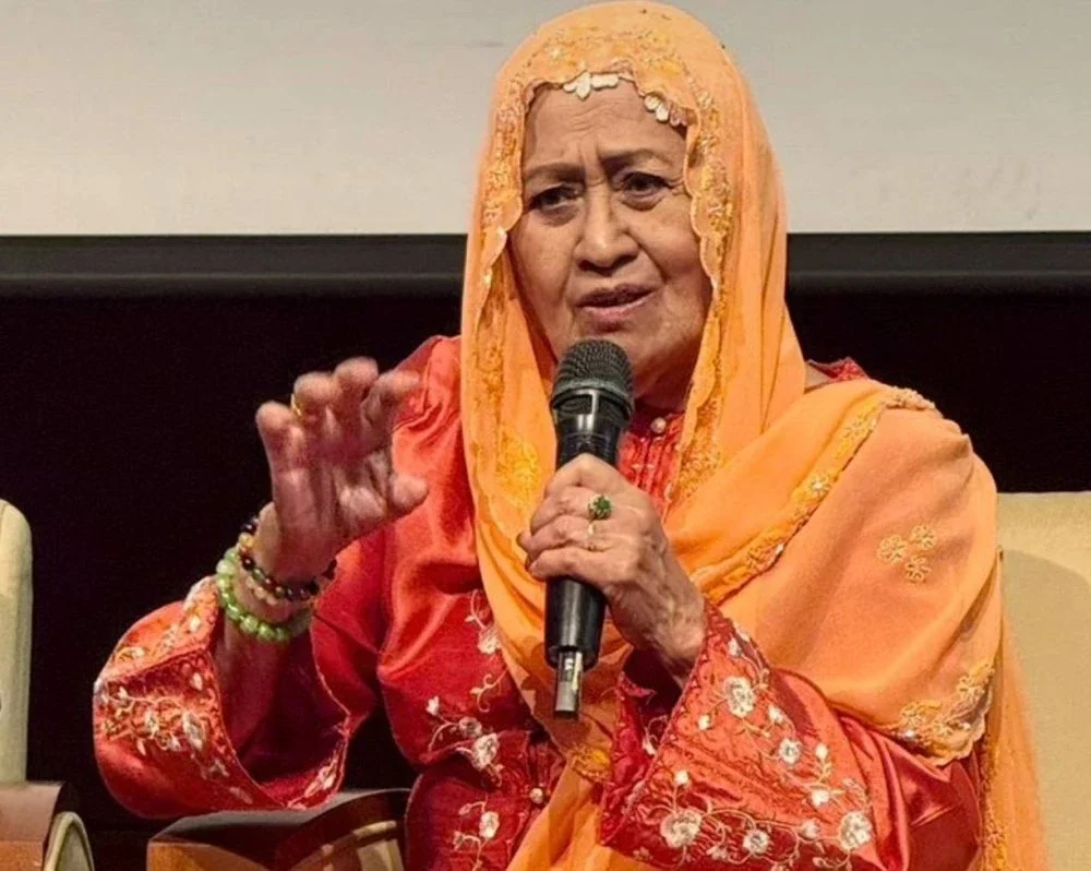 Seniwati Negara, Datuk Rosnani Jamil