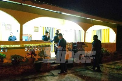 Seorang warga emas maut ditikam oleh cucunya dalam kejadian di Kampung Baru Bakai pada Selasa,
