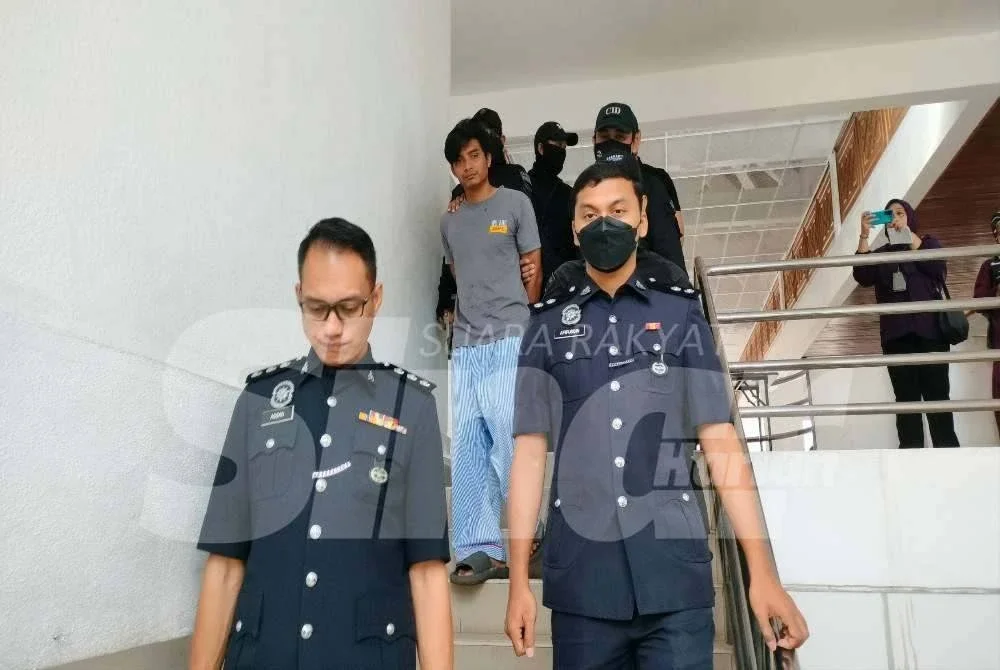 Tertuduh dipercayai menyimpan mayat isterinya selama empat hari selepas membunuh wanita tersebut di rumah mereka di Jalan Tuna di sini.