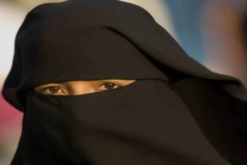 Pemakaian burqa akan dilarang di institusi pengajian di Denmark.-Agensi