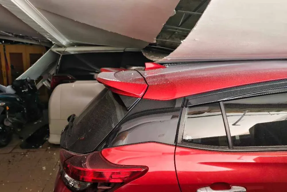 Kenderaan milik Kamal Arrifin turut mengalami kerosakan dalam kejadian runtuhan pada awal pagi Khamis