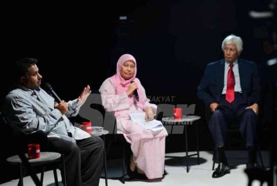 Rajiv (kiri) ketika program Meja Bulat: Diskusi Mencipta Resolusi yang membincangkan ‘Masalah Rel Lembah Klang: Sampai Bila Mahu Sengsara?’ disiarkan di platform digital Sinar Harian pada Rabu. FOTO SINAR HARIAN/ ASRIL ASWANDI SHUKOR.