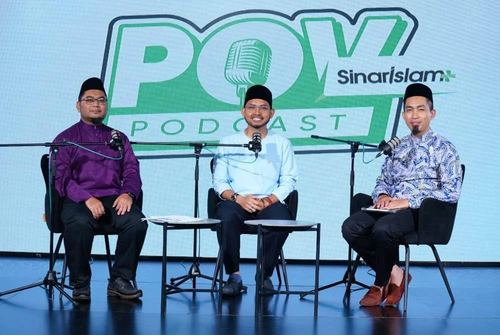 Ustaz Lah (tengah) dan Ustaz Abdul Hadi (kanan) sebagai ahli panel dalam Podcast POV Sinar Islam Plus dibawakan khas oleh MAINS baru-baru ini. 