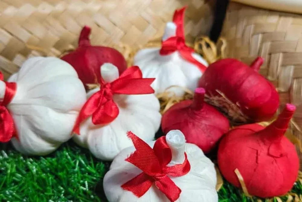 Setiap tempahan diberi perhatian teliti dari segi kemasan dan kualiti.