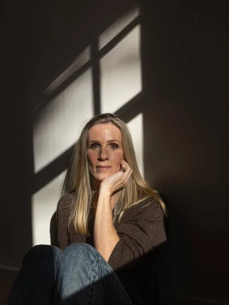 Potret terbaharu Kristin Cabot dalam temu bual bersama The New York Times baru-baru ini. Kredit/ Instagram @gretarybus dan The New York Times.