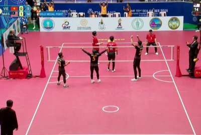 Malaysia menewaskan Vietnam pada perlawanan akhir acara regu untuk meraih emas.