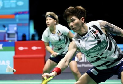 Tang Jie-Ee Wei gagal ke final Kejohanan Badminton Jelajah Dunia Akhir BWF 2025 selepas tewas kepada pasangan nombor dua dunia dari China, Jiang Zhen Bang-Wei Ya Xin. Foto fail Bernama