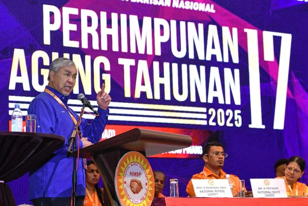 Ahmad Zahid ketika berucap pada Perhimpunan Agung Tahunan ke-17 Parti Makkal Sakti pada Ahad. Foto: Bernama

