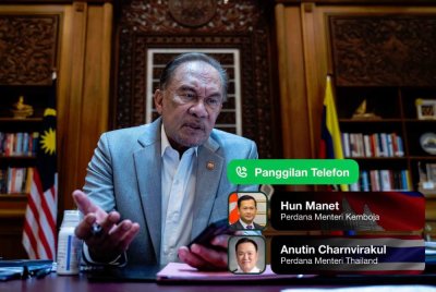 Anwar ketika menghubungi Perdana Menteri Thailand dan Kemboja.