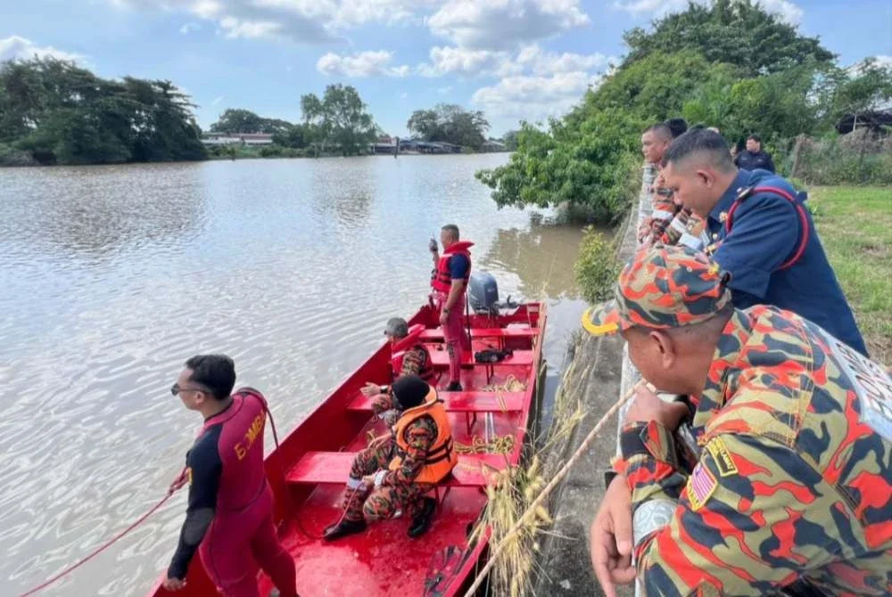 Operasi mencari dan menyelamat mangsa giat dijalankan. Foto: JBPM