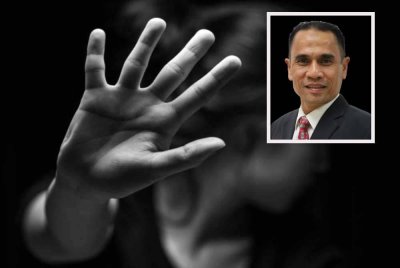  Kanak-kanak dan remaja yang sedang melalui proses pembentukan identiti kendiri berisiko mengalami kecelaruan identiti sekiranya terdedah kepada media yang menonjolkan elemen songsang. Gambar kecil: Dr Zainal