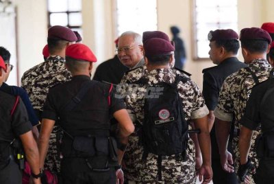 Bekas Perdana Menteri, Datuk Seri Najib Razak tiba di Mahkamah Kuala Lumpur.