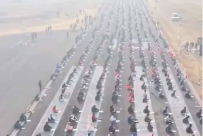 Kesungguhan mereka meraih simpati warganet. - Foto Agensi