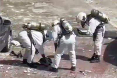 Tangkap layar video tular memaparkan Pasukan keselamatan sedang melakukan siasatan di tempat kejadian.