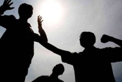 Kedua-dua suspek direman selama dua hari bagi membantu siasatan.