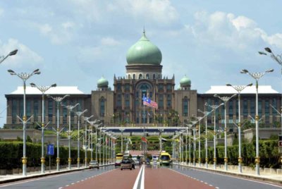 Banyak negara demokrasi matang beroperasi melalui kerajaan campuran, malah ada yang bertahan lebih lama berbanding kerajaan satu parti. Gambar hiasan