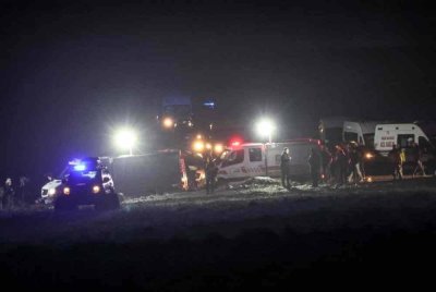 Bangkai sebuah jet peribadi dalam penerbangan ke Tripoli yang membawa lima penumpang, termasuk Ketua Turus Am Angkatan Tentera Libya, Jeneral Mohamed Ali Ahmed Al-Haddad ditemukan di selatan ibu negara Turkiye. Foto AFP 