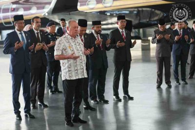 Yang di-Pertuan Agong Sultan Ibrahim selamat berangkat pulang ke tanah air pada Rabu selepas mengadakan lawatan khas dua hari ke UAE. Facebook Sultan Ibrahim Sultan Iskandar