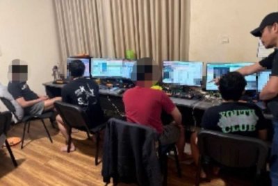 Polis melaksanakan Op Dadu Mega bagi membanteras kegiatan perjudian di seluruh negara baru-baru ini. Foto PDRM