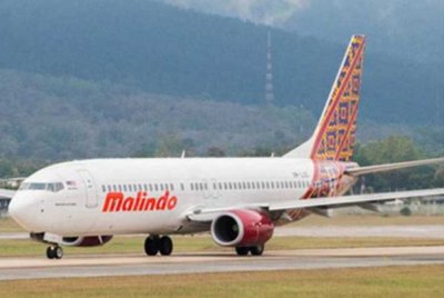 Malindo Airways diperintahkan membayar pampasan berjumlah RM1.44 juta kepada 3 bekas juruterbangnya kerana menamatkan perkhidmatan mereka tanpa sebab yang munasabah semasa pandemik Covid-19 lima tahun lalu. - Gambar hiasan