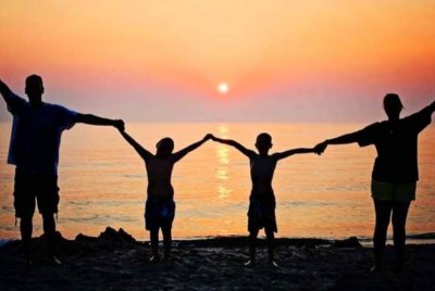 Percutian keluarga turut membuka ruang pembelajaran tidak formal kepada anak-anak. Foto hiasan