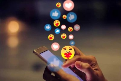 Ekosistem media digital pada hari ini tidak sebagaimana matlamat awal penciptaannya. - Gambar hiasan