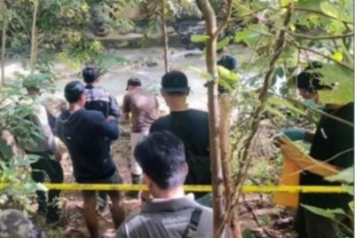 Jasad janda muda tanpa seurat benang ditemui dalam keadaan menyayat hati dan dimakan biawak di bawah sebuah jambatan Permandian Kogawuna, Kota Baubau, Sulawesi Tenggara. - Foto Agensi