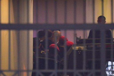 Najib tiba di pekarangan Kompleks Mahkamah Putrajaya pada pagi Jumaat. Foto: Bernama 