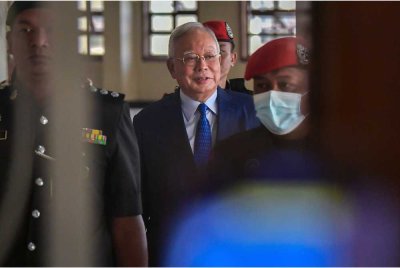 Najib dihukum penjara selama 15 tahun oleh Mahkamah Tinggi Kuala Lumpur pada Jumaat, atas 4 kes rasuah dan 21 pertuduhan AMLA dana 1MDB sebanyak RM2.3 bilion antara 2011 dan 2014 lalu. - Gambar fail