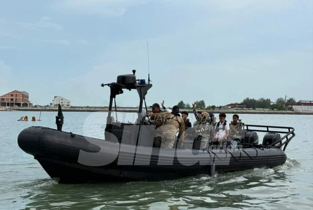 Aset ketenteraan yang terdapat pada program Sambutan Jubli Intan ke-60 GGK di Encore Melaka.