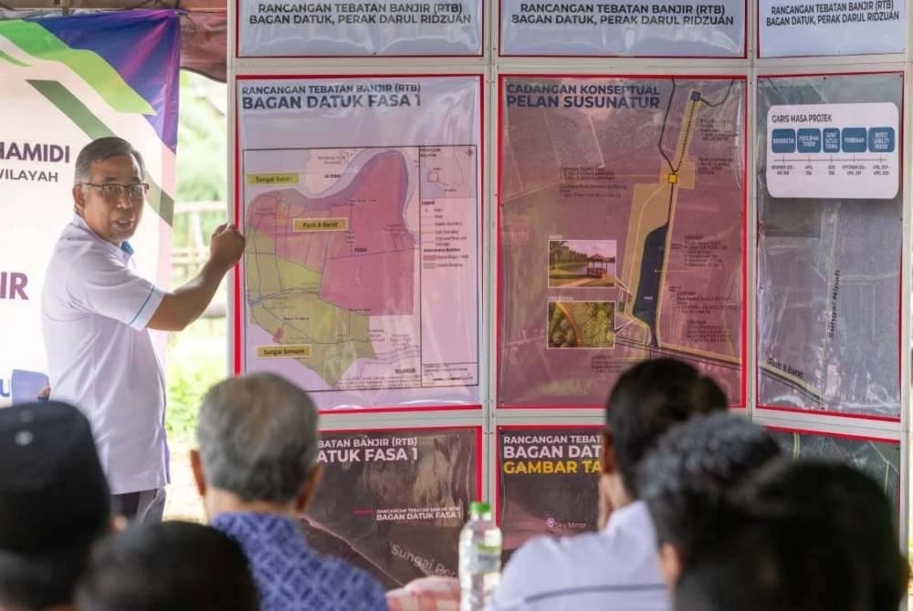 Fasa pertama projek Rancangan Tebatan Banjir (RTB) Bagan Datuk dijadualkan bermula pada suku ketiga tahun hadapan.