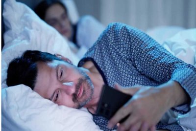 Hanya kerana butang like membawa kepada perceraian. Foto Agensi