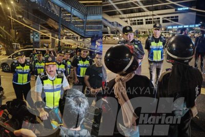 Muhammad Kifli menemu bual pemuda dan remaja perempuan yang ditahan dalam operasi di sekitar ibu negara.