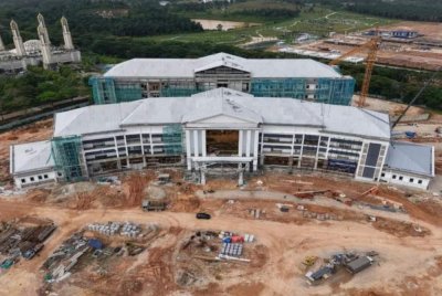 Bangunan Kompleks Mahkamah Johor Baharu dalam proses pembinaan dan kini siap 85 peratus.