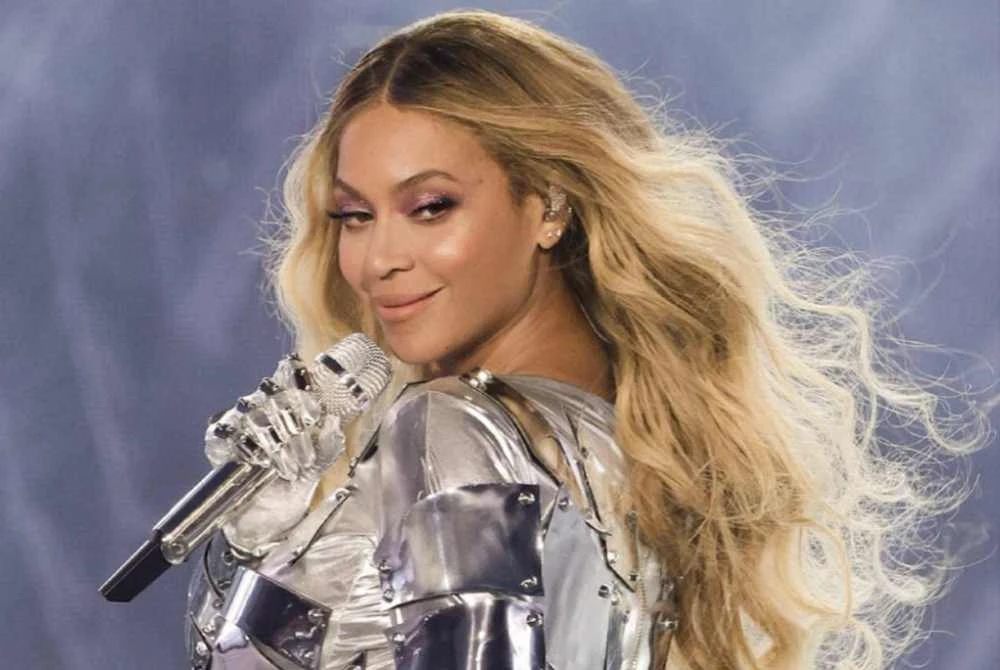 Pada 2024, Beyonce memperbaharui identiti muziknya menerusi album country 'Cowboy Carter' yang memenangi Anugerah Grammy. - Foto Agensi