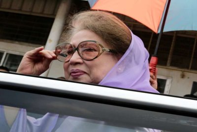 Bekas Perdana Menteri Bangladesh dan Perdana Menteri wanita pertama negara itu, Begum Khaleda Zia.