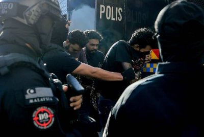 Seramai 20 lelaki didakwa atas kesalahan menjadi ahli kumpulan jenayah terancang Geng Rames sejak Januari tahun lepas di Mahkamah Sesyen Sungai Petani hari ini. Foto Bernama. 