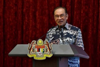 Perdana Menteri, Datuk Seri Anwar Ibrahim bercakap pada sidang media di bangunan Perdana Putra hari ini.Foto Bernama 