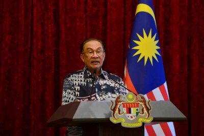 Perdana Menteri, Datuk Seri Anwar Ibrahim bercakap pada sidang media di bangunan Perdana Putra hari ini.- Bernama
--fotoBERNAMA (2025) HAK CIPTA TERPELIHARA