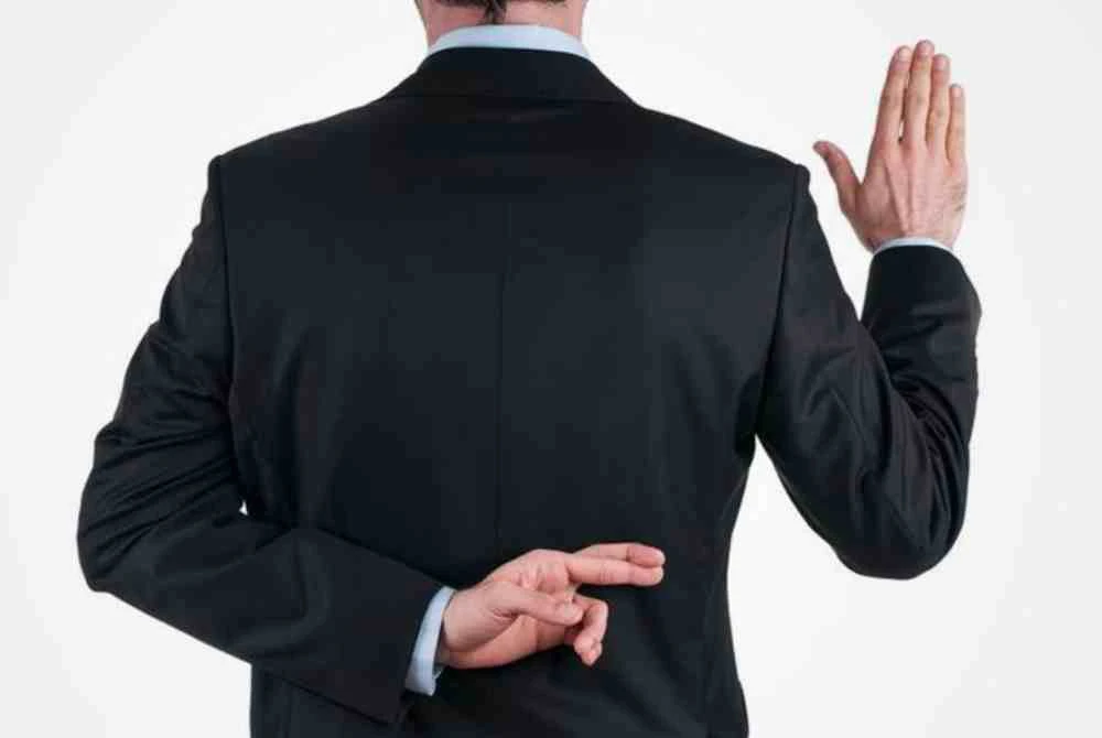 Bohong kecil atau bohong besar tetap disebut pembohongan juga namanya. Gambar hiasan