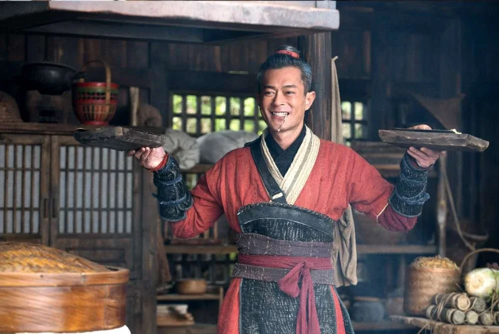 Selain bertindak selaku penerbit, Louis Koo turut membintangi Back to the Past.