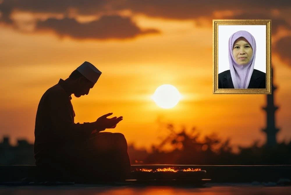 PENTING untuk muhasabah diri dan berazam untuk perbaiki diri ke arah lebih baik pada tahun hadapan. Foto Canva/Gambar kecil: DR MONICA@MUNIRAH