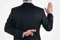 Bohong kecil atau bohong besar tetap disebut pembohongan juga namanya. Gambar hiasan 