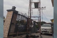 Lelaki maut selepas terkena renjatan elektrik semasa mengecat rumah di Kampung Likas, Kota Kinabalu.